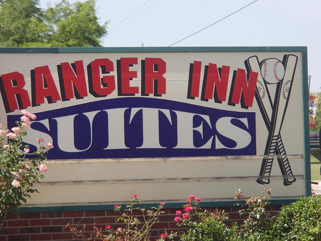Ranger Inn & Suites Arlington Exterior photo